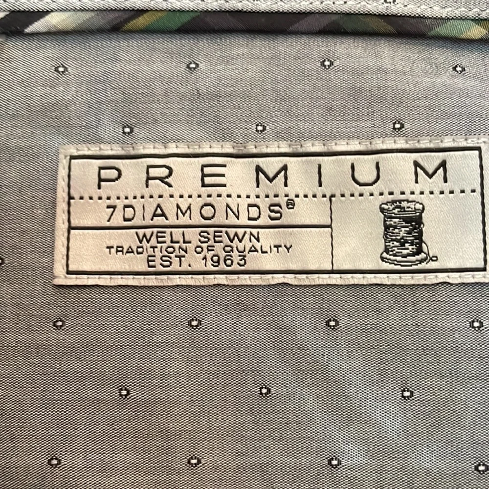 7 Diamonds dress shirt. New with tags. - Picture 3 of 5